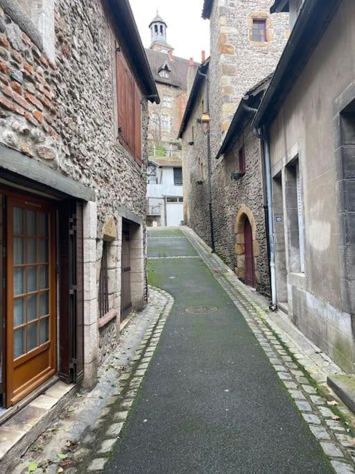 Au Coeur De La Cite Medievale モンリュソン エクステリア 写真